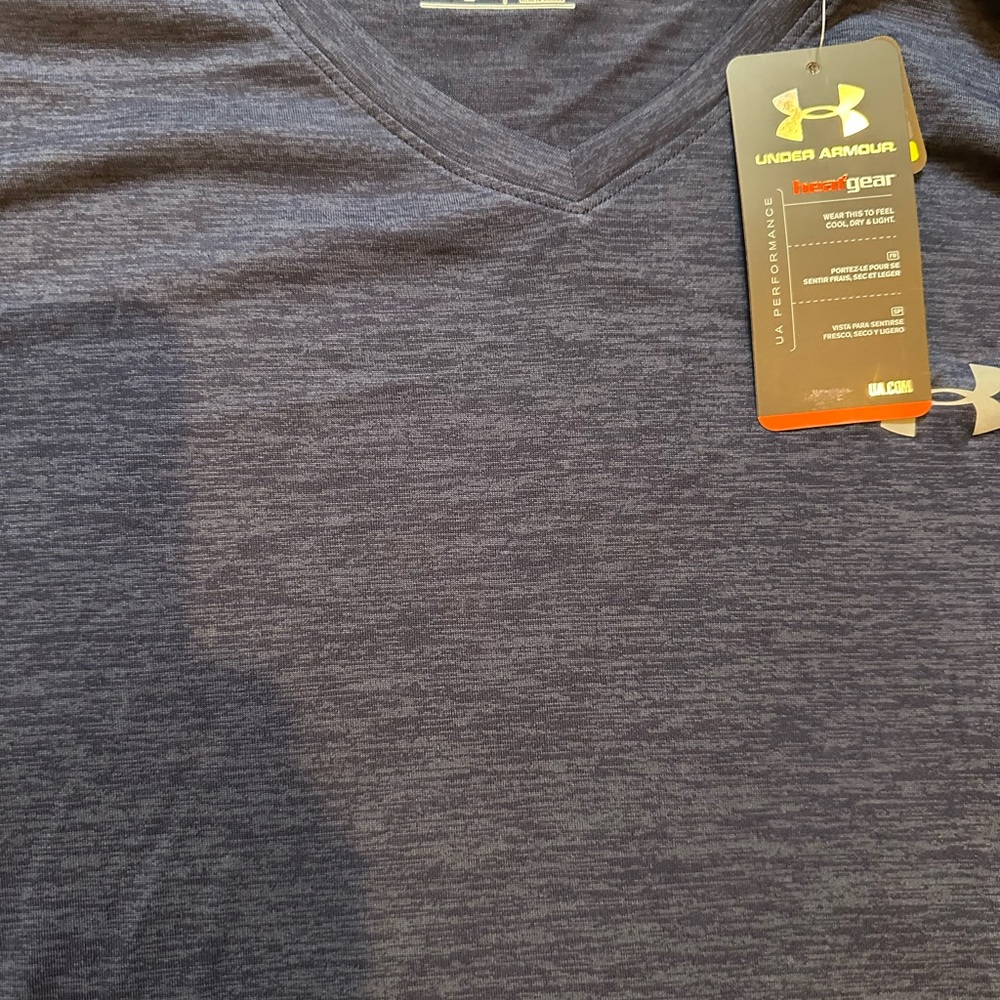 Under Armour Men's Dark blue V-Neck athletic t-shirt size XL nwt